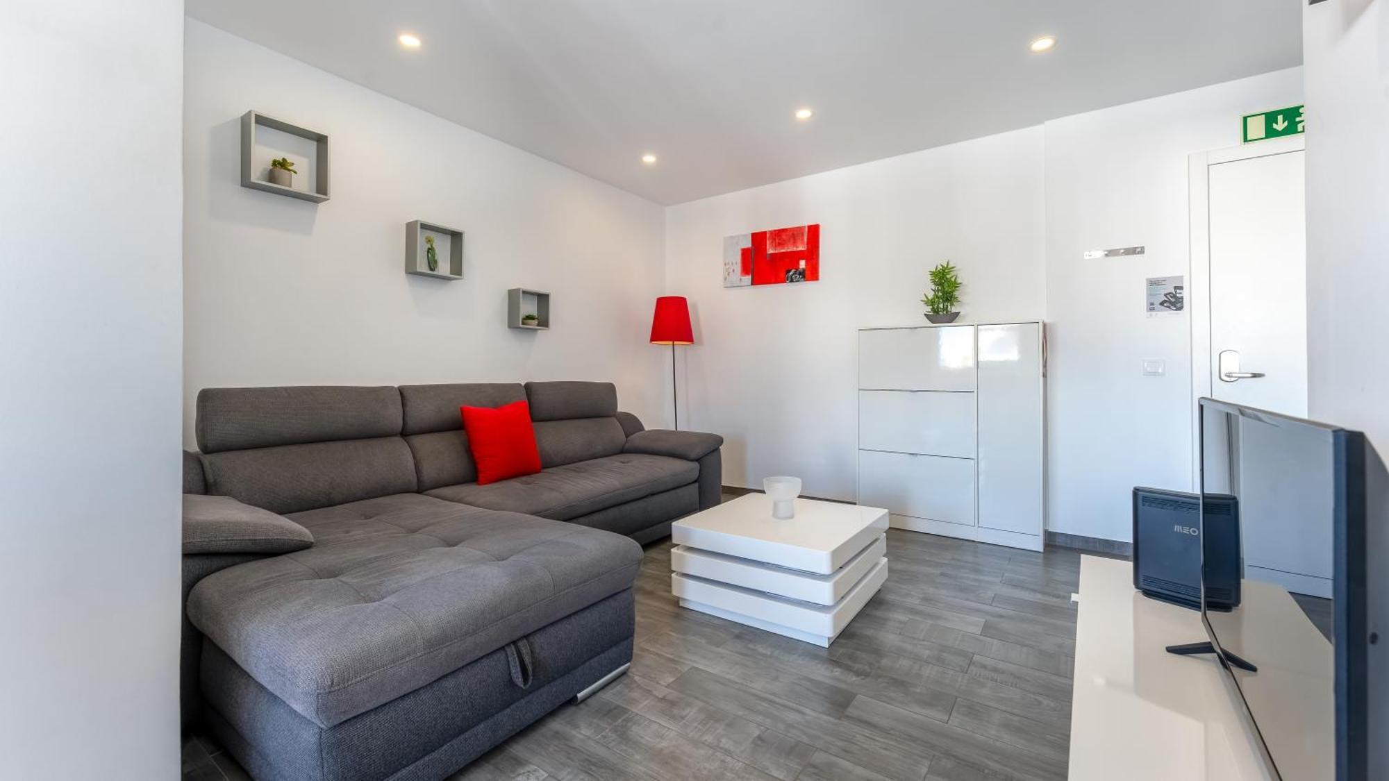 Red Velvet 1 Bdr Flat With Balcony By Lovelystay Portimão Exteriör bild