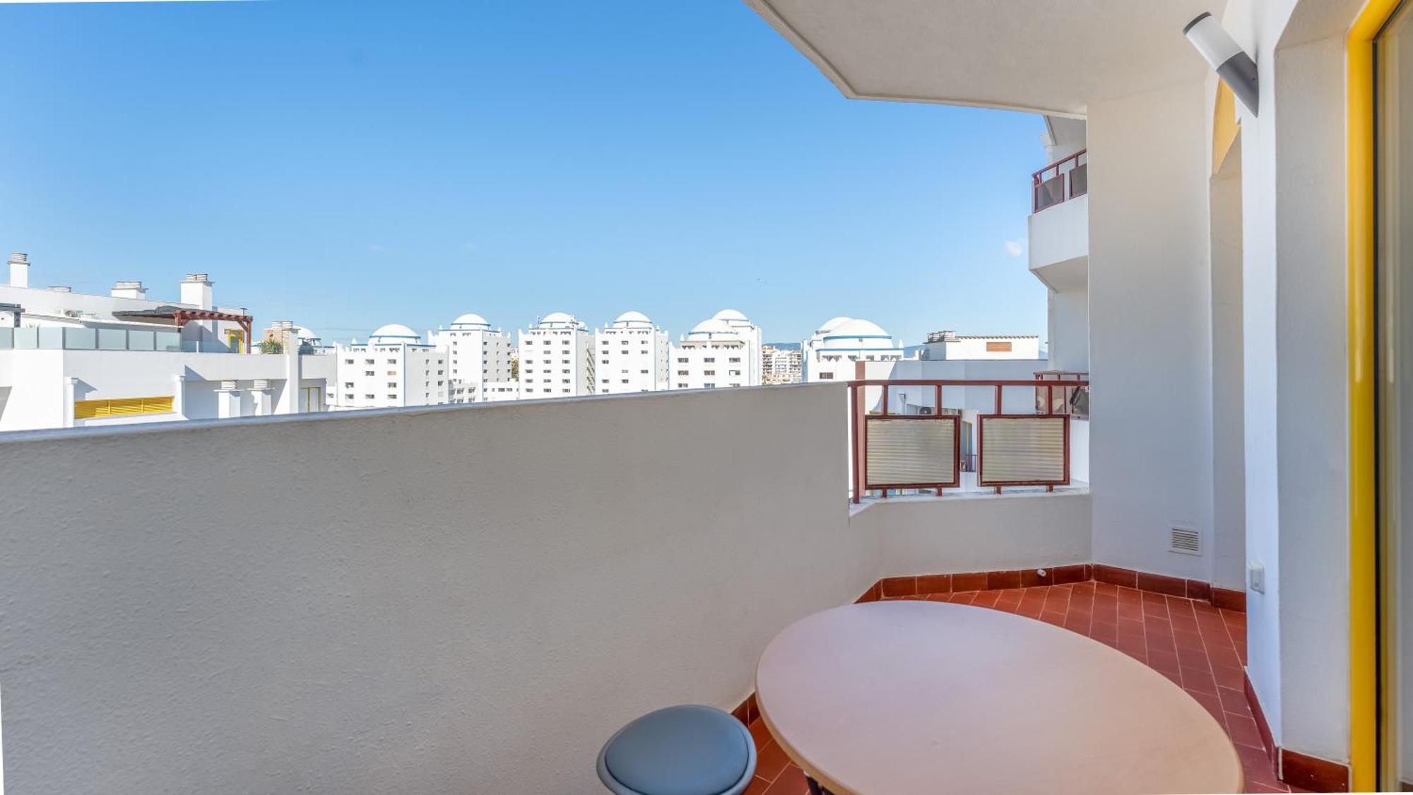Red Velvet 1 Bdr Flat With Balcony By Lovelystay Portimão Exteriör bild