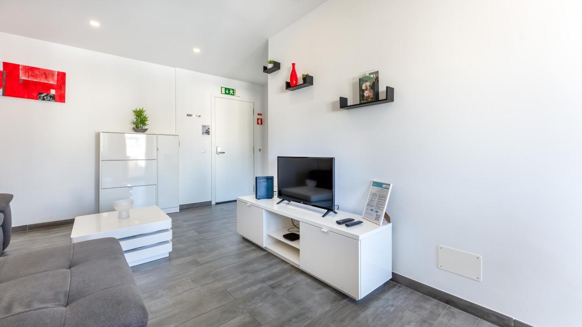 Red Velvet 1 Bdr Flat With Balcony By Lovelystay Portimão Exteriör bild