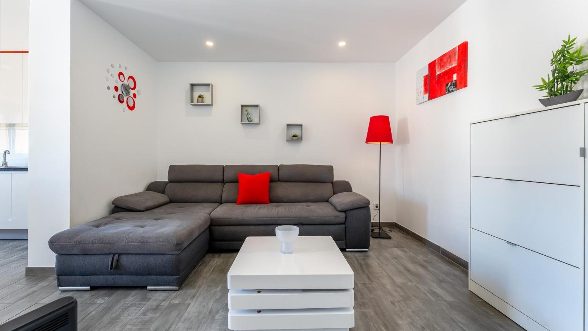 Red Velvet 1 Bdr Flat With Balcony By Lovelystay Portimão Exteriör bild